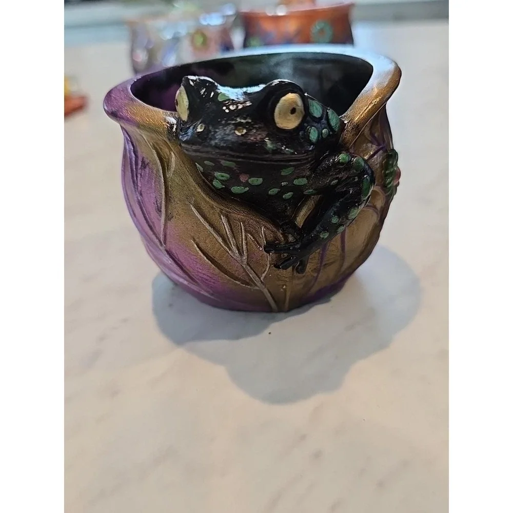 Resin Handmade‎ Frog Flower Pot Decoration Gift Plants. 684